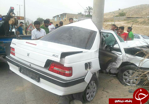 برخورد پژو با تیر چراغ برق حادثه آفرید + تصاویر