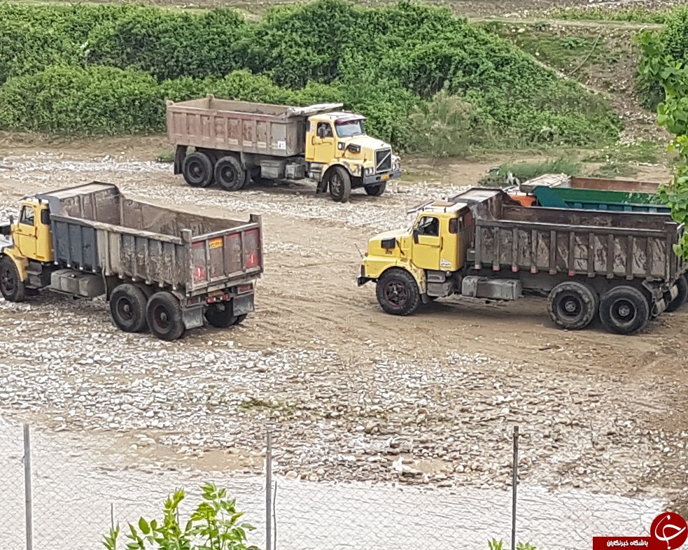 برداشت غیر مجاز شن از کف رودخانه + تصاویر