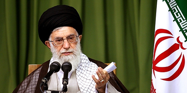 رهبرانقلاب: نامزدها با برادری و مهربانی پيش بروند