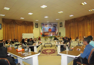 اعطا کمک هزینه آموزشی به دانش آموزان برگزیده