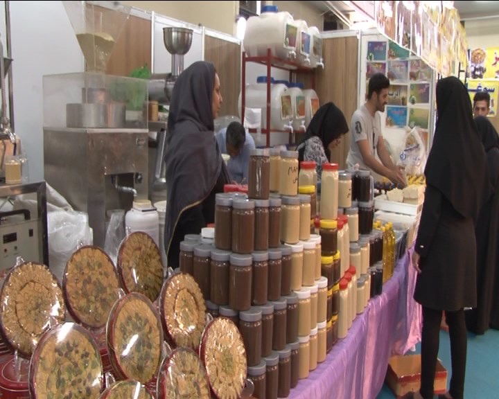 افتتاح نمایشگاه مواد غذایی و صنایع وابسته در همدان