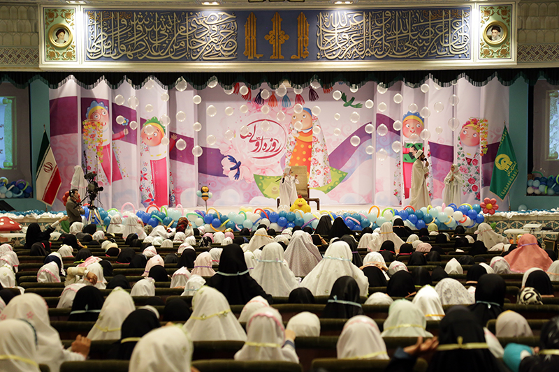 برگزاری جشن ۷۰۰ «روزه اولی» دختر در حرم مطهر رضوی