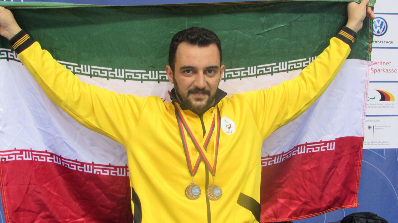 اهدای مدال برای آزادی زندانیان