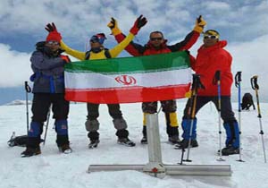 صعود کوهنورد بستکی به قله آرگاتس ارمنستان