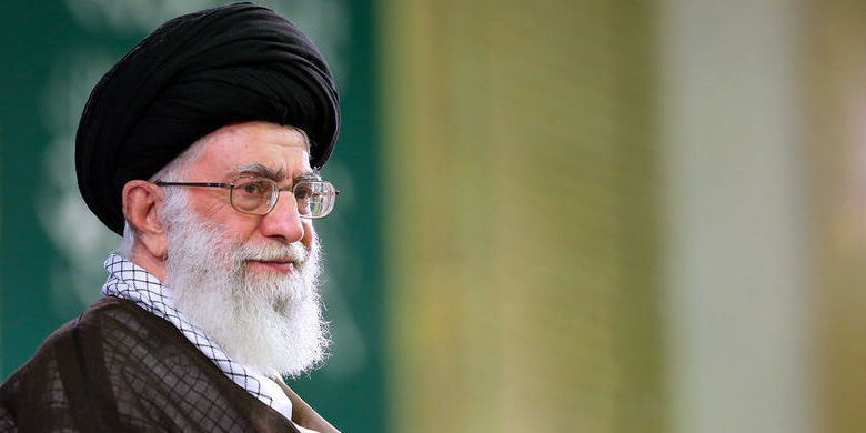 خاطره‌ رهبری از امام خمینی(ره)در باب شجاعت و نترسیدن از قدرت‌های استکباری
