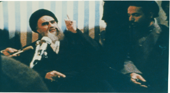 تصاویر دیده نشده از امام خمینی&zwnj; (ره) در فرانسه