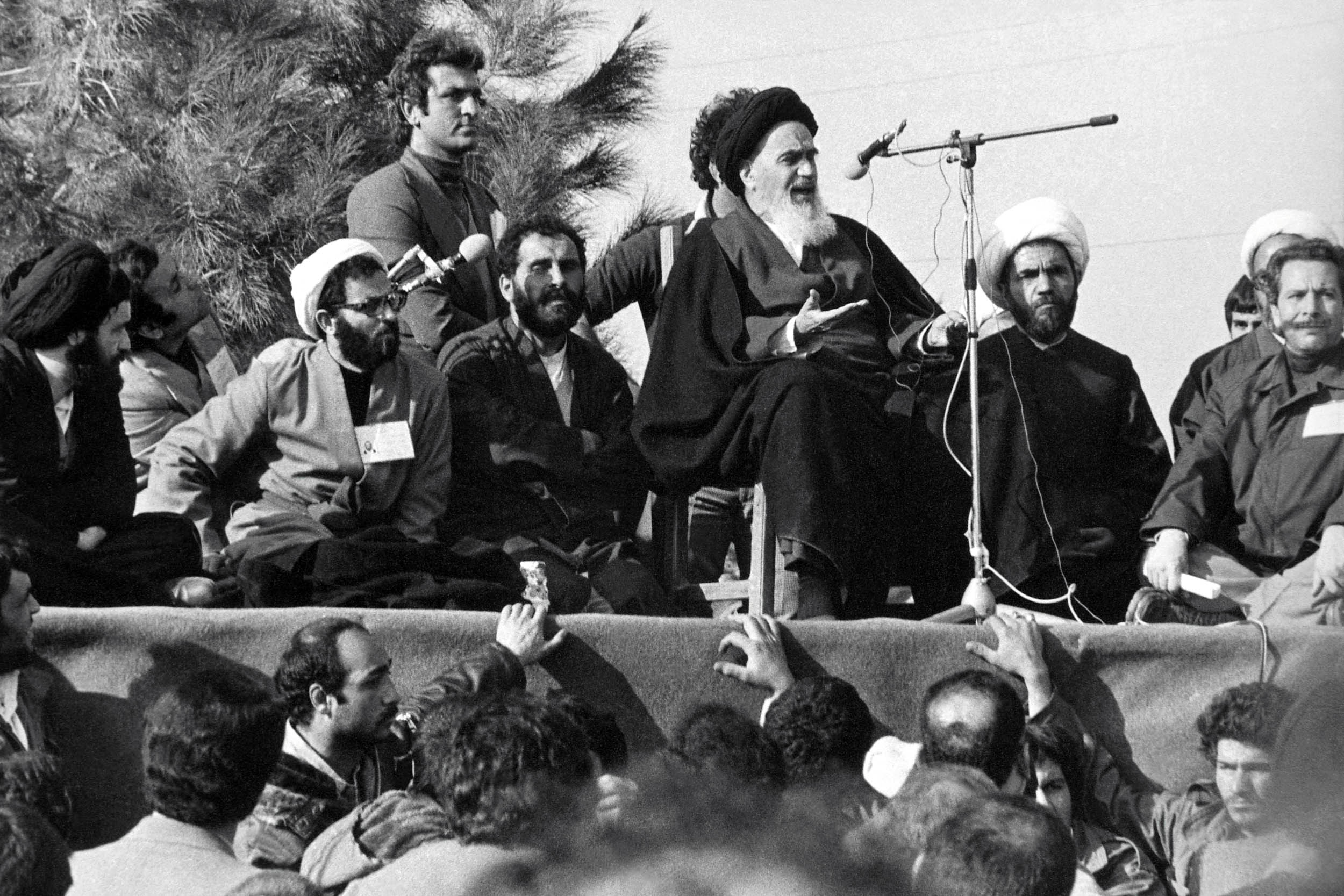 مروری بر زندگی امام خمینی از تولد تا مبارزات ایشان////منتشر نشود