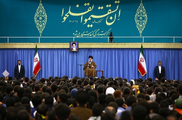 رهبر معظم انقلاب: امام (ره) اگر امروز بود، همان فریاد بت‌شکن را میزد/مبدأ حرکت و مبدأ انقلاب، امام بزرگوار است