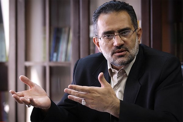 حسینی: مسئولان خود را با آرمان‌ها و افکار مقدس امام(ره) و رهبری تطبیق دهند
