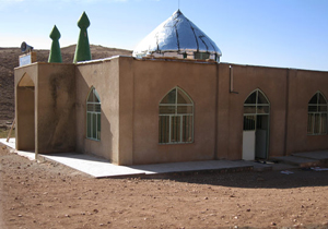 کمک ۱۴۰ میلیون تومانی مردم قاین به امام زاده عبدالله(ع)