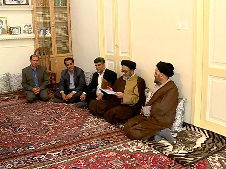 دیدار نماینده ولی فقیه در آذربایجان شرقی با خانواده دو شهید