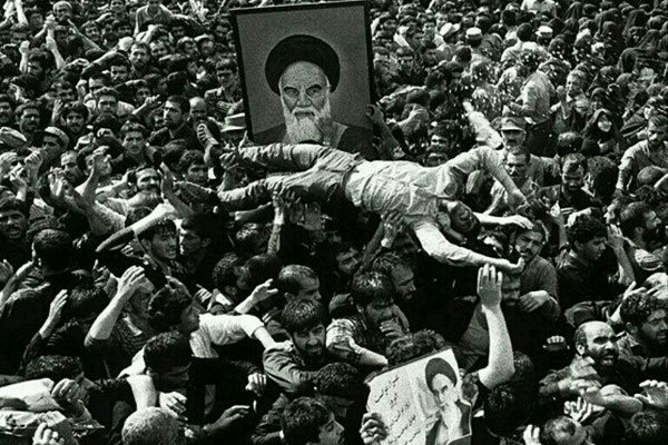 ایران سوگوارِ روح خدا؛ امت در تشییع امام قیام کرد