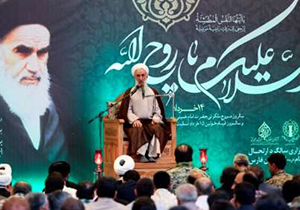 امام خمینی(ره) حتی یک شب هم کاخ‌نشینی نکرد