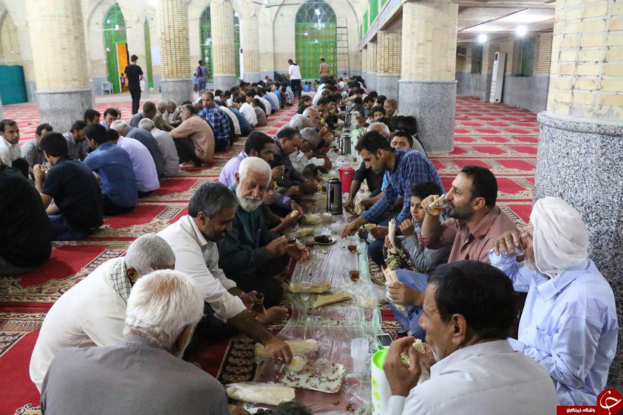 ضیافت افطاری ساده هشتبندی در قاب تصویر