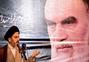 امام آنچنان مخلص بود که خود خدمتگذار مردم می‌نامید