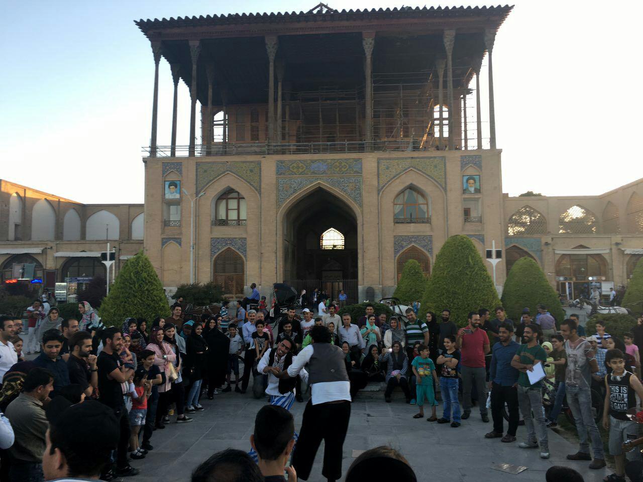 نمایش رستم و سهراب به روایت خون با استقبال گسترده تماشاگر روبرو شد