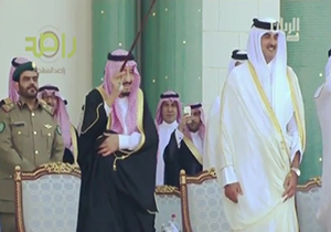 وقتی امیر قطر با پادشاه عربستان نرقصید! + فیلم