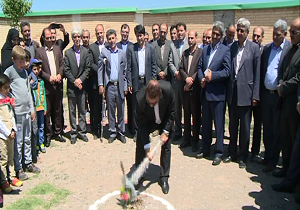 کلنگ احداث مدرسه 12 کلاسه خیرساز در مشگین شهر به زمین زده شد