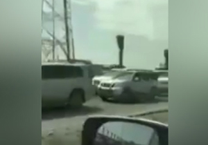 صف طولانی قطری‌ها برای خروج از عربستان + فیلم