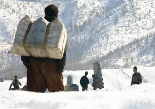 حمل مرگ شغل من است/کولبری؛نان به نرخ جان