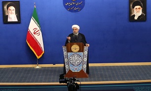 روحانی: باید سیاست از عرصه اقتصاد کنار برود/ لاریجانی: احزاب و گروه ها از دولت سهم خواهی نکنند