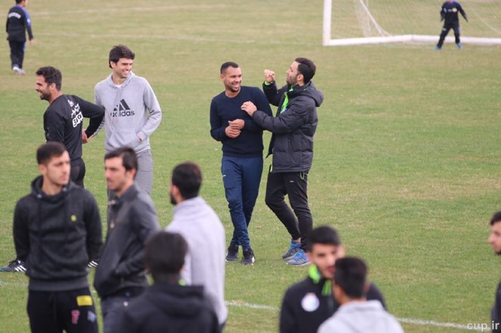 چك هاى استقلالى ها پاس می شود؟
