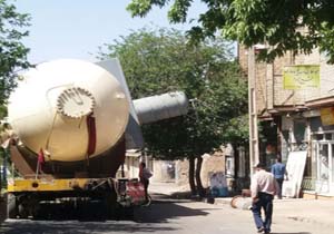 خسارت‌های ناشی از عبور تانکر سوخت در میانه + تصاویر