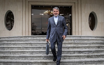 باید از منابع عمومی برای برگزاری نمایشگاه دائمی استفاده کرد