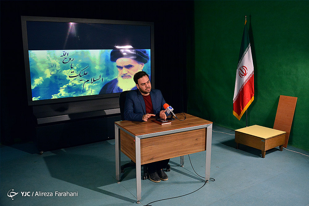 درد دل&zwnj; خواننده جوان انقلابی/ 80 درصد آثارم را با هزینه شخصی تولید کردم/ به خاطر دغدغه&zwnj;هایمان وارد میدان شدیم