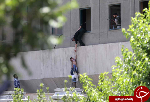 تصاویر روز: از حادثه تروریستی در تهران تا گردهم&zwnj;آیی مردان عنکبوتی در سنگاپور