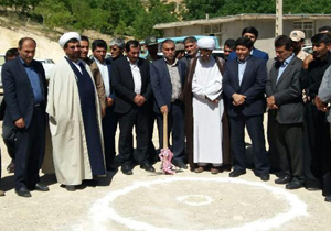 کلنگ زنی دبستان در حاجی آباد کوهرنگ