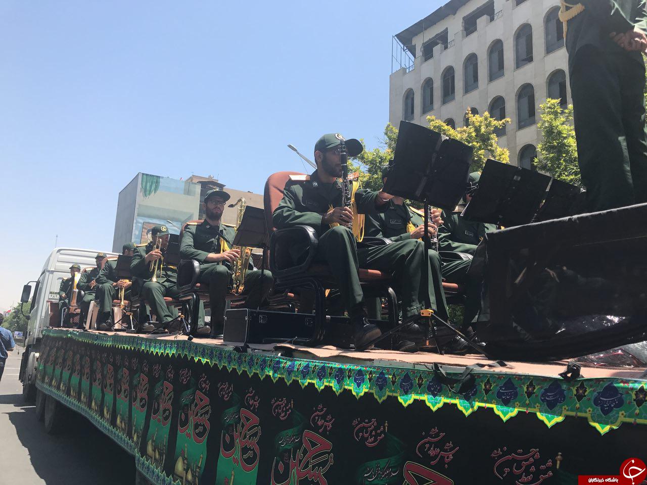 پیکر شهدای حوادث تروریستی تهران واردخیابان انقلاب شد/حضور باشکوه مردم در مراسم+تصاویر