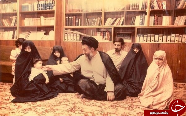 تصاویری کمتر دیده شده از خانواده شهدا را ببینید