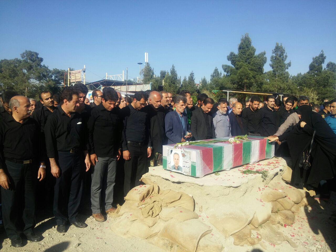 شهید مراد حسین چهارمحالی در بهشت زهرا(س) به خاک سپرده شد