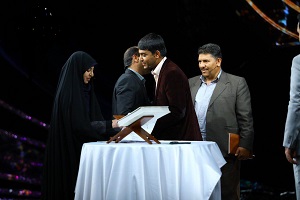 لحظه آشتی کنان دو طایفه بعد از سالها در برنامه ماه عسل + فیلم
