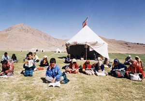 برگزاری امتحانات نوبت دوم دانش آموزان کوچرو