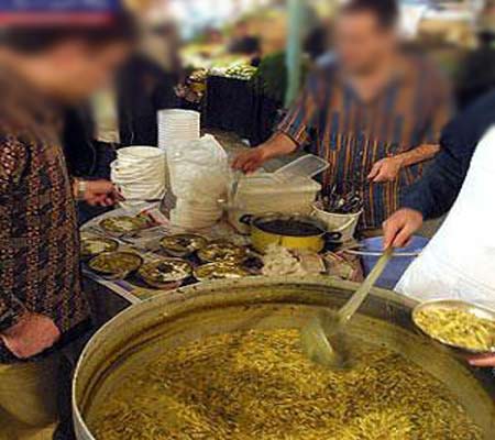 بازار داغ فروش غذاهای گرم در ماه رمضان/ آش و حلیم را از دستفروشان نخرید!