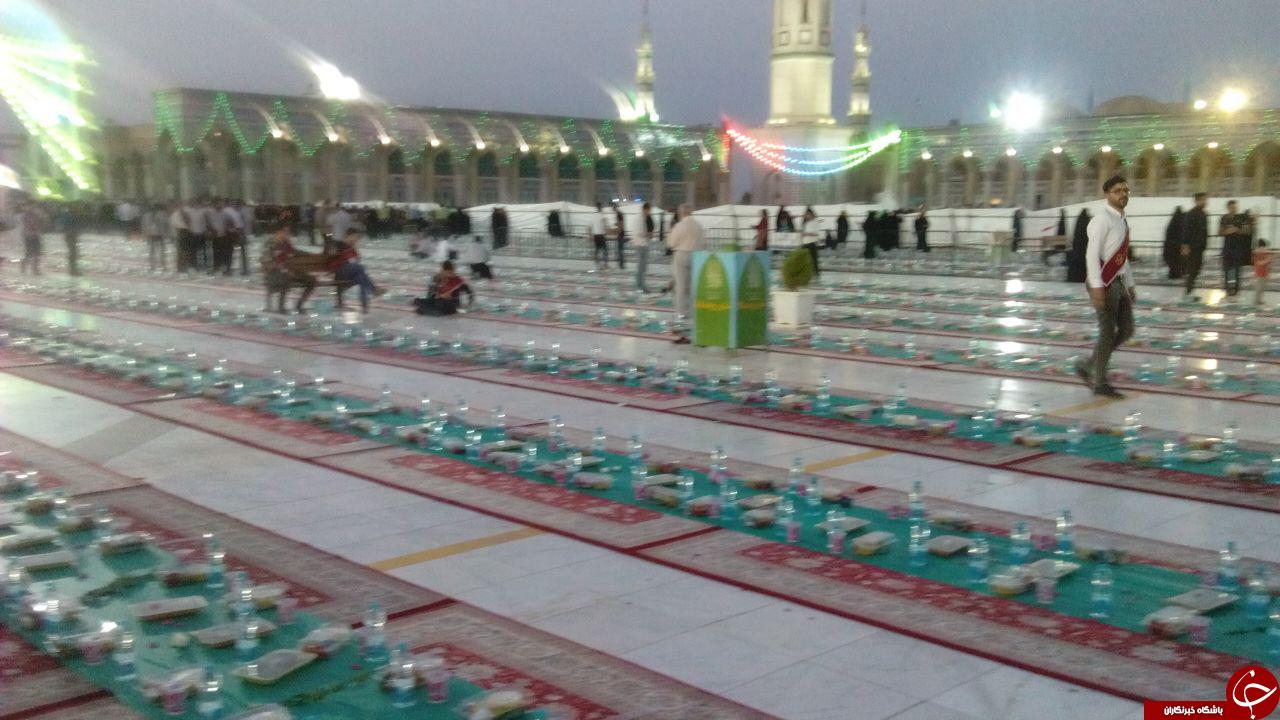 برپایی بزرگترین سفره افطاری در مسجد جمکران + تصاویر
