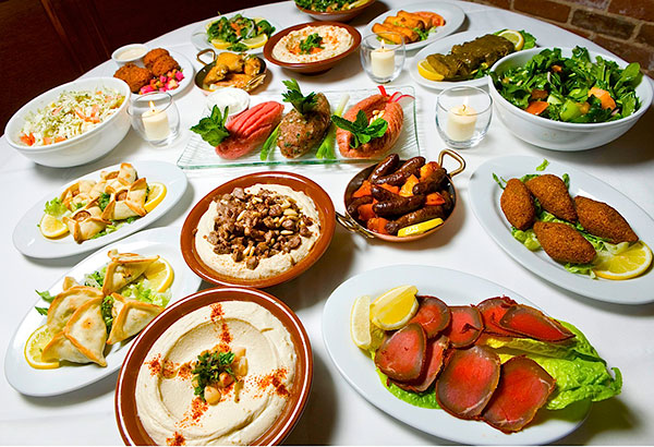 عوارض جلوی آینه غذا خوردن/قرص را با آبمیوه نخورید/درد کمر درد را سرسری نگیرید/کاهش اسیدی شدن معده در افطار