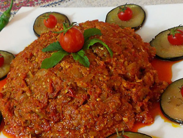 میرزا قاسمی به روش سنتی گیلانی