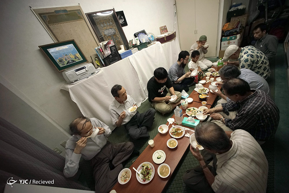 ژاپن درب مساجد را به روی غیرمسلمانان باز می‌کند