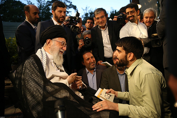 حاشیه دیدار رمضانی شاعران با رهبر معظم انقلاب اسلامی