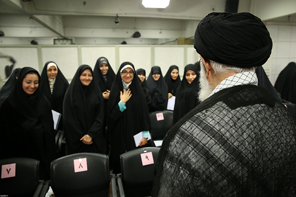 حاشیه دیدار رمضانی شاعران با رهبر معظم انقلاب اسلامی