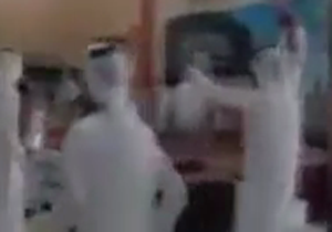 رقص و بی حرمتی عربستانی&zwnj;ها به نمازگزاران شیعه