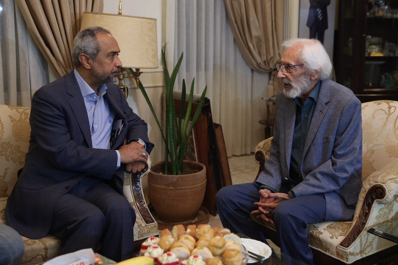 نهاوندیان با جمشید مشایخی دیدار و گفتگو کرد