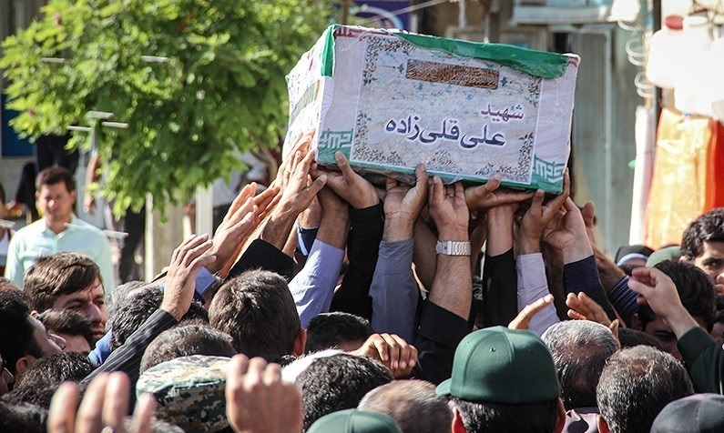 تا آخرین قطره خون پشت سر رهبرمان خواهیم بود