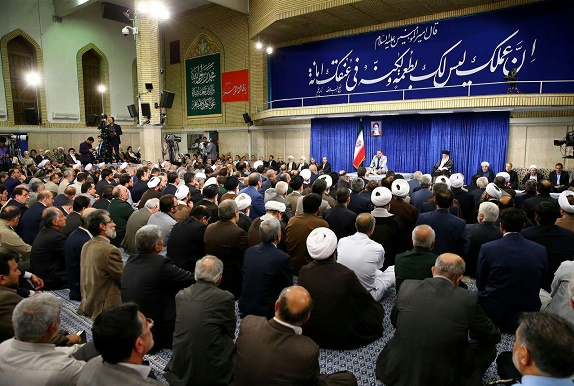 نباید با تقسیم کردن مردم، کار بزرگ ملت در انتخابات را خراب کرد/ دشمن درحال استفاده از خلأهایی در برجام است که به علت اعتماد به طرف مقابل باقی ماند +تصاویر