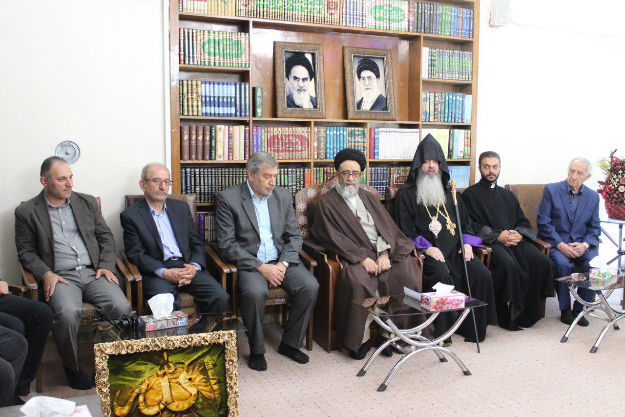 تاکید امام جمعه تبریز بر لزوم اتحاد هم وطنان مقابل دشمنان