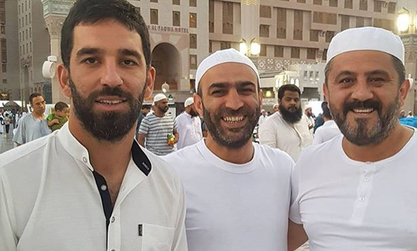 بازیکن بارسلونای به مکه مکرمه مشرف شد