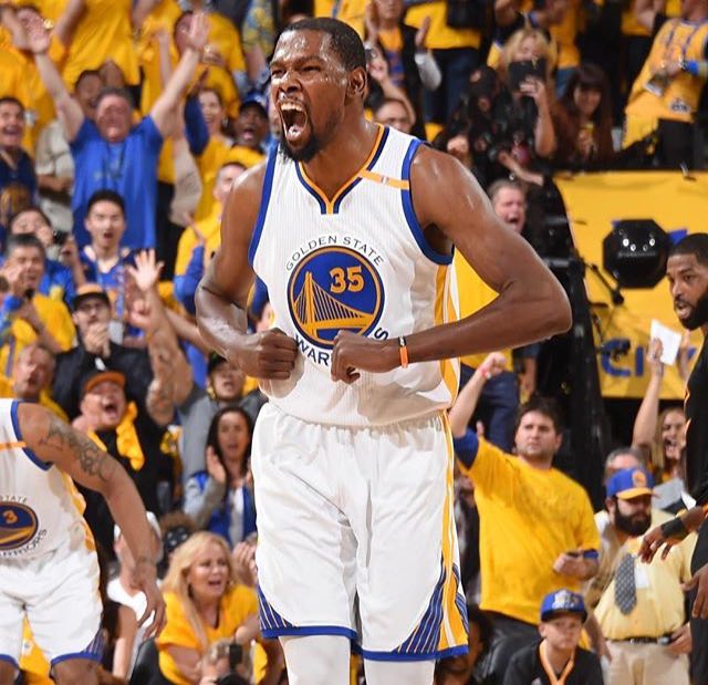 ویرایش//گلدن استیت قهرمان NBA شد + تصاویر